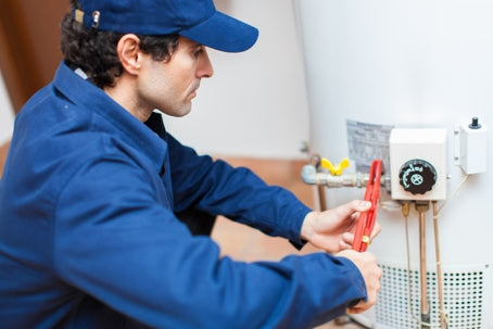 4 Tips to Get Your Hot Water Heater Ready for Large Family Gatherings